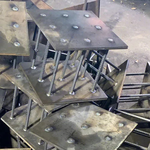 在确定钦州预埋件位置时，需要考虑以下几点