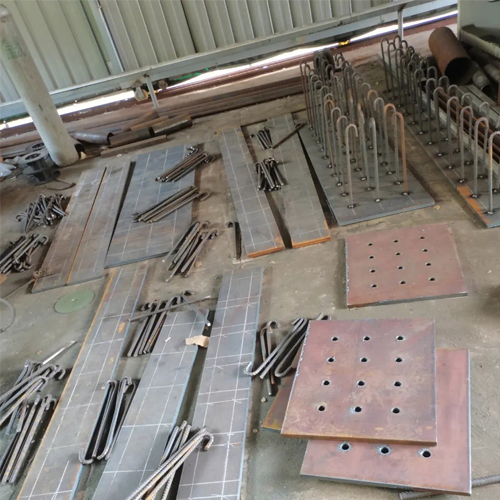 有哪些其他因素会影响钦州预埋件位置的确定？