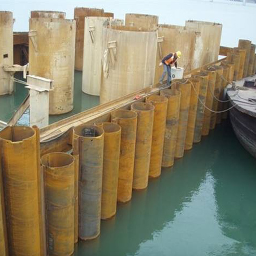 钦州钢护筒现场安装